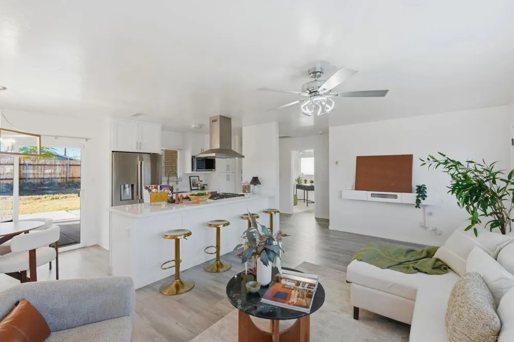 8812 Noeline Avenue Spring Valley, CA 91977