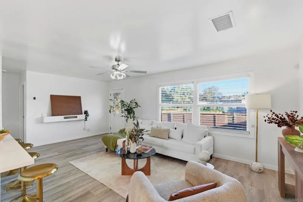 8812 Noeline Avenue Spring Valley, CA 91977