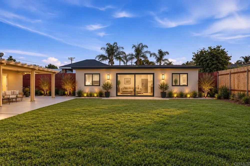 8812 Noeline Avenue Spring Valley, CA 91977