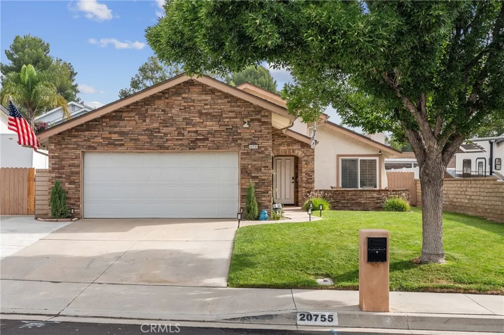 20755 Benz Saugus, CA 91350