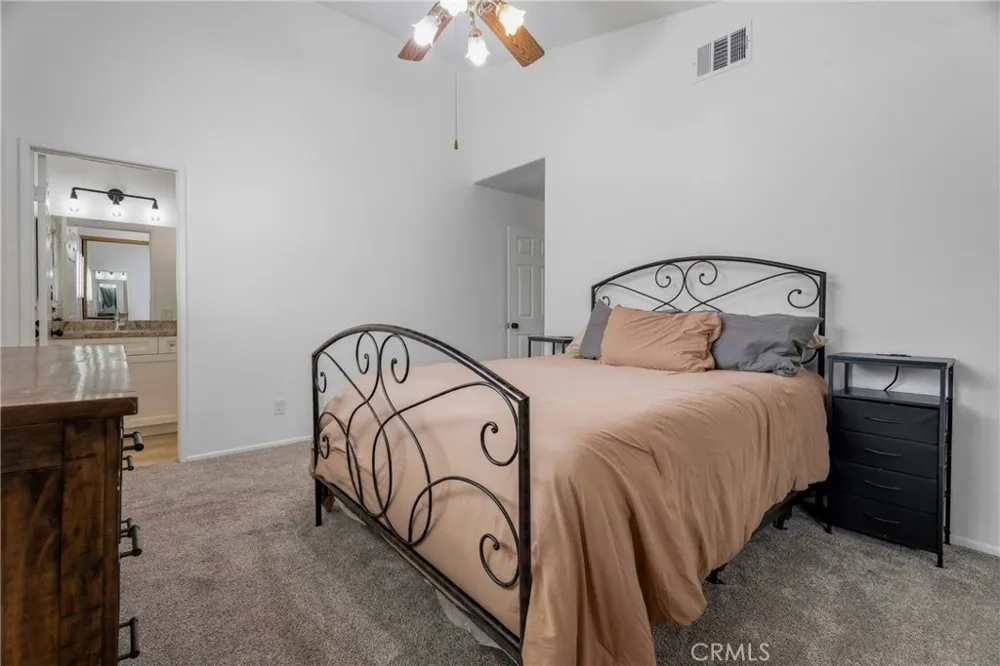 20755 Benz Saugus, CA 91350