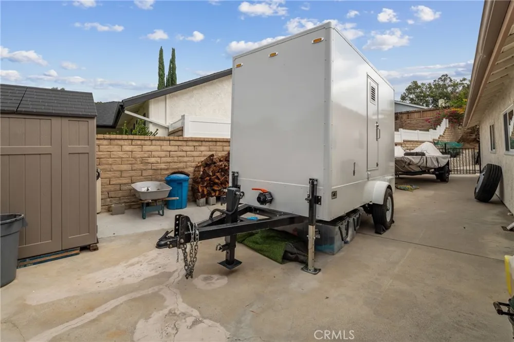 20755 Benz Saugus, CA 91350