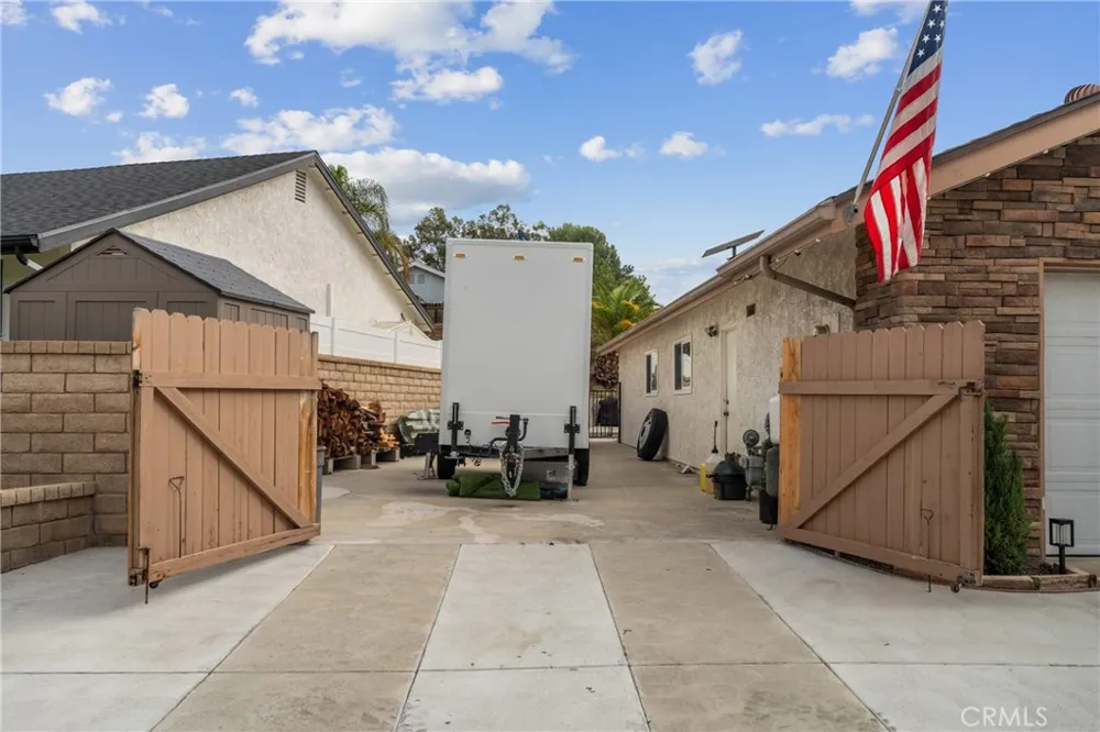 20755 Benz Saugus, CA 91350