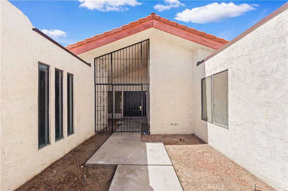 13850 Dahlgren Drive Victorville, CA 92395