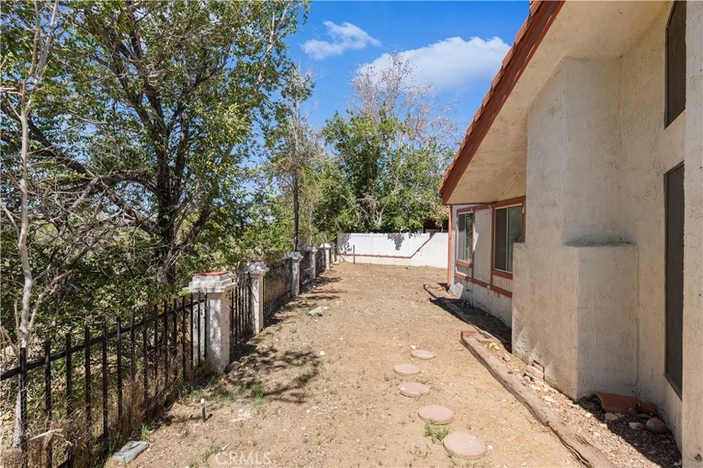 13850 Dahlgren Drive Victorville, CA 92395