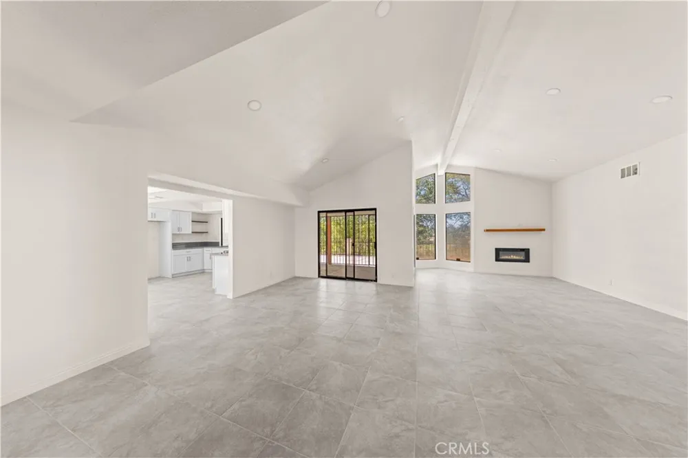 13850 Dahlgren Drive Victorville, CA 92395