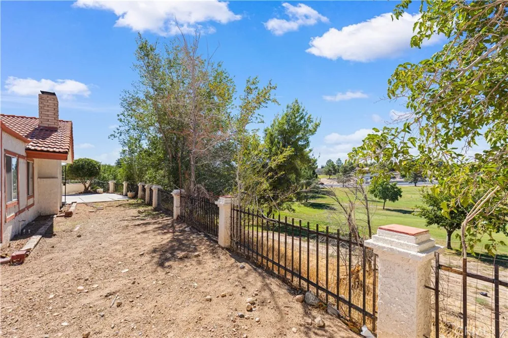 13850 Dahlgren Drive Victorville, CA 92395