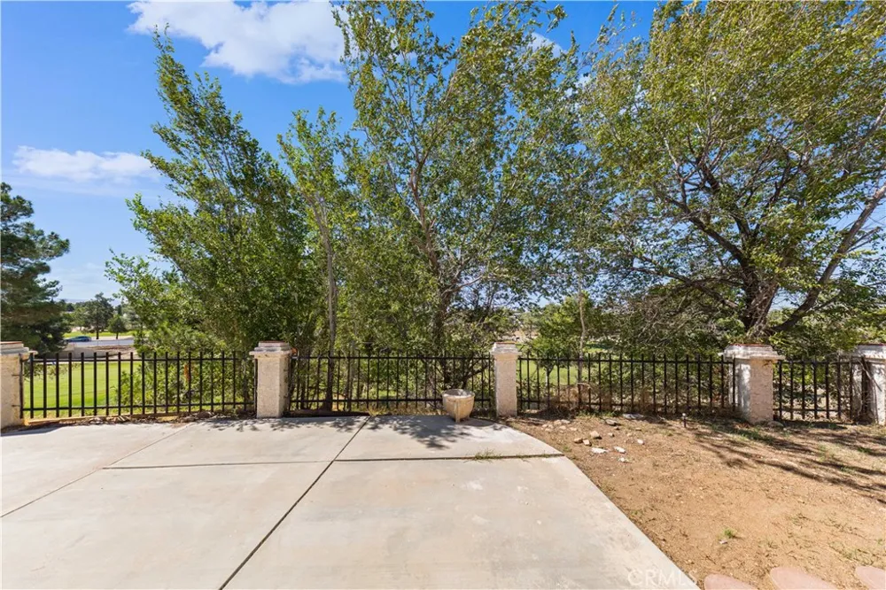 13850 Dahlgren Drive Victorville, CA 92395