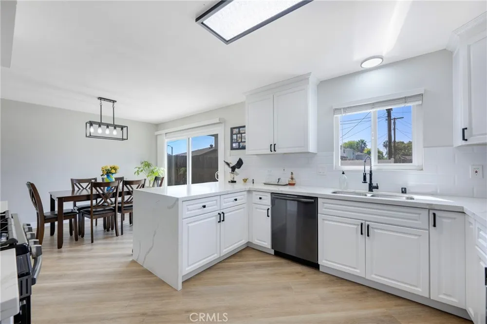 5154 Merril Avenue Riverside, CA 92504