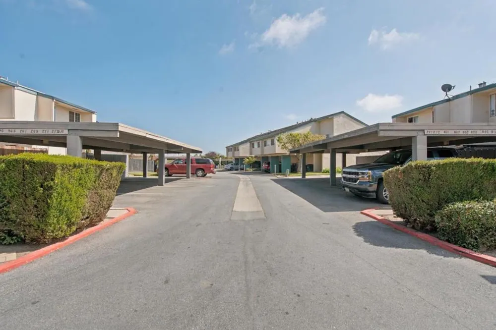 273 Sunnyhills Drive Watsonville, CA 95076