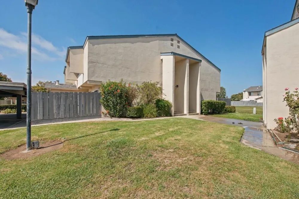273 Sunnyhills Drive Watsonville, CA 95076