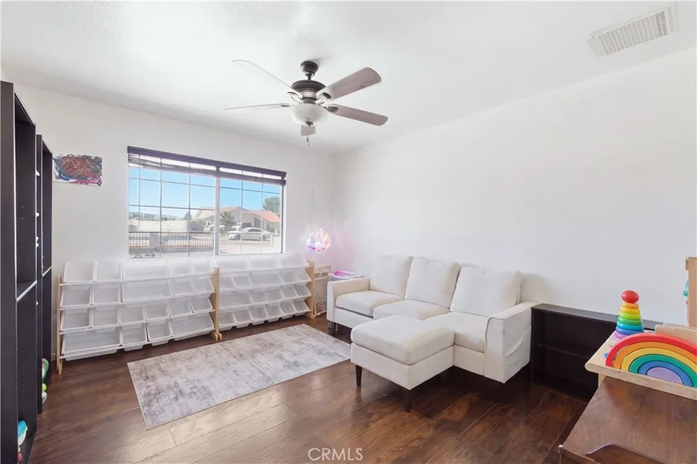 7715 Paisley Ave Hesperia, CA 92345
