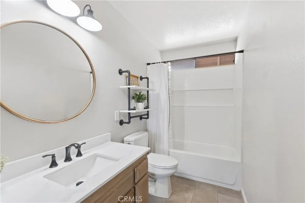 7715 Paisley Ave Hesperia, CA 92345