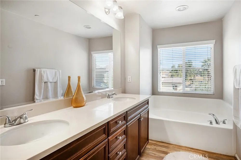 520 Calle Vibrante Palm Desert, CA 92211