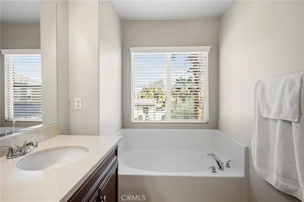 520 Calle Vibrante Palm Desert, CA 92211