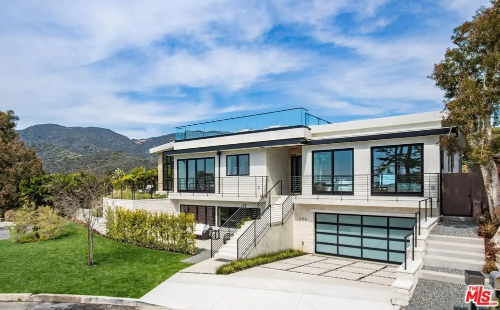 286 Quadro Vecchio Drive Los Angeles, CA 90272