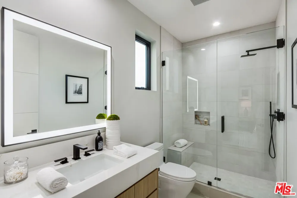 286 Quadro Vecchio Drive Los Angeles, CA 90272