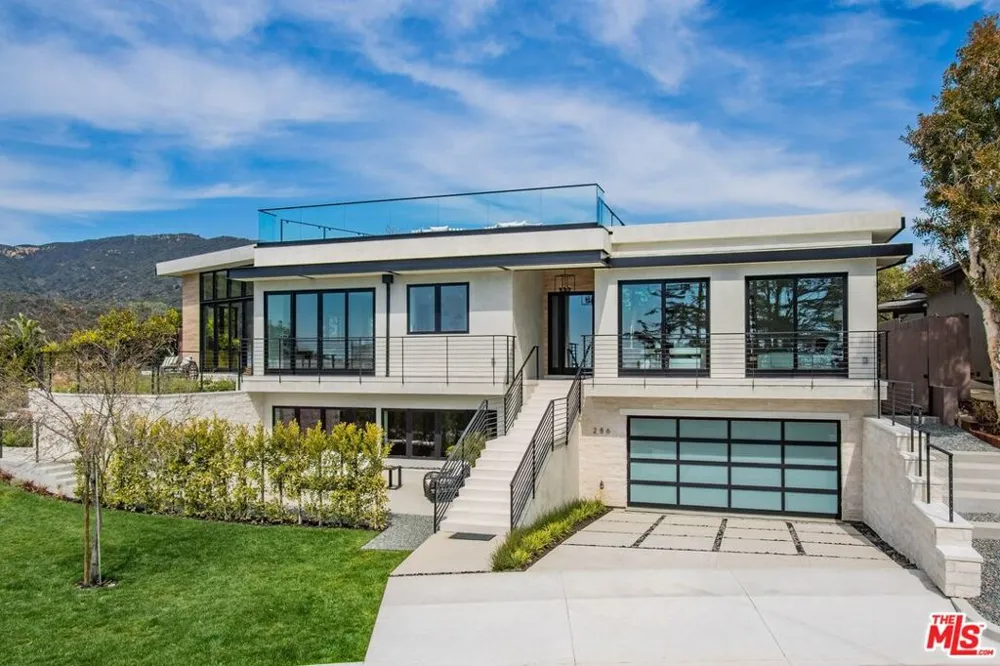 286 Quadro Vecchio Drive Los Angeles, CA 90272