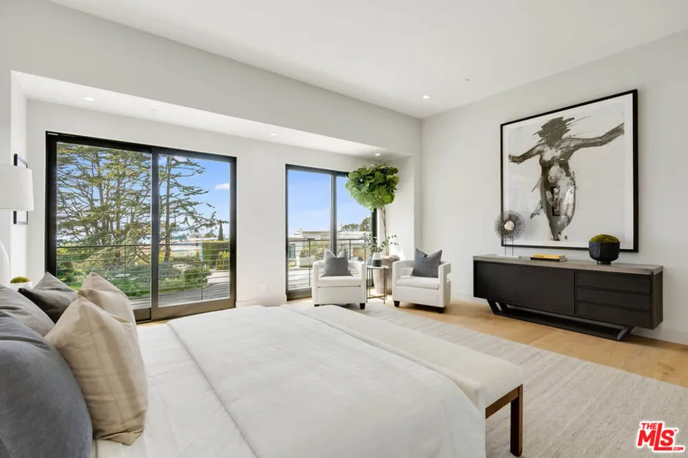 286 Quadro Vecchio Drive Los Angeles, CA 90272