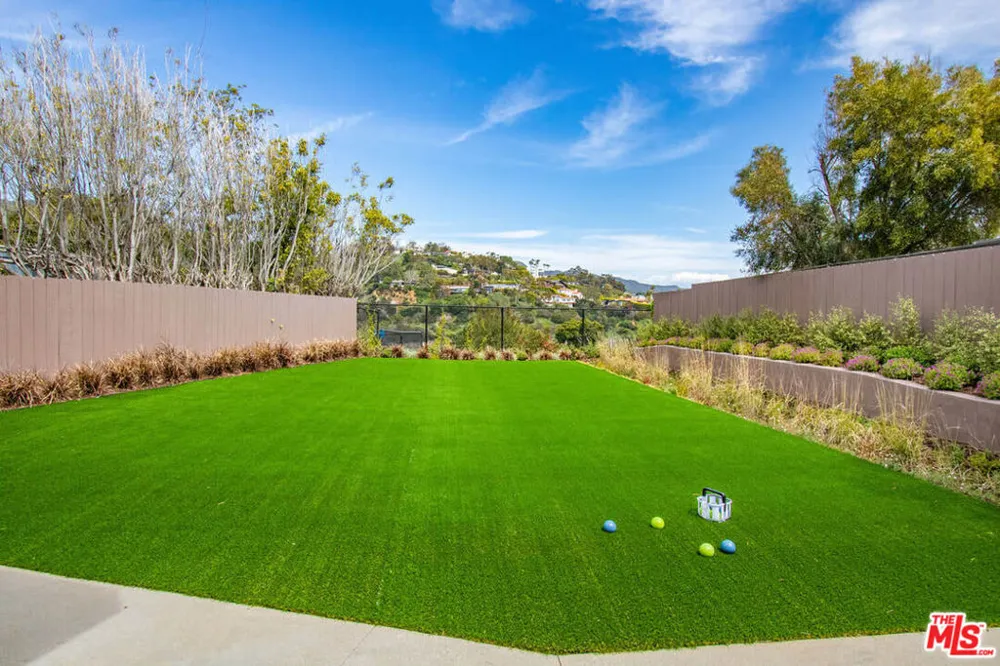 286 Quadro Vecchio Drive Los Angeles, CA 90272