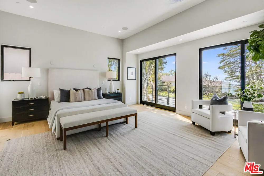286 Quadro Vecchio Drive Los Angeles, CA 90272