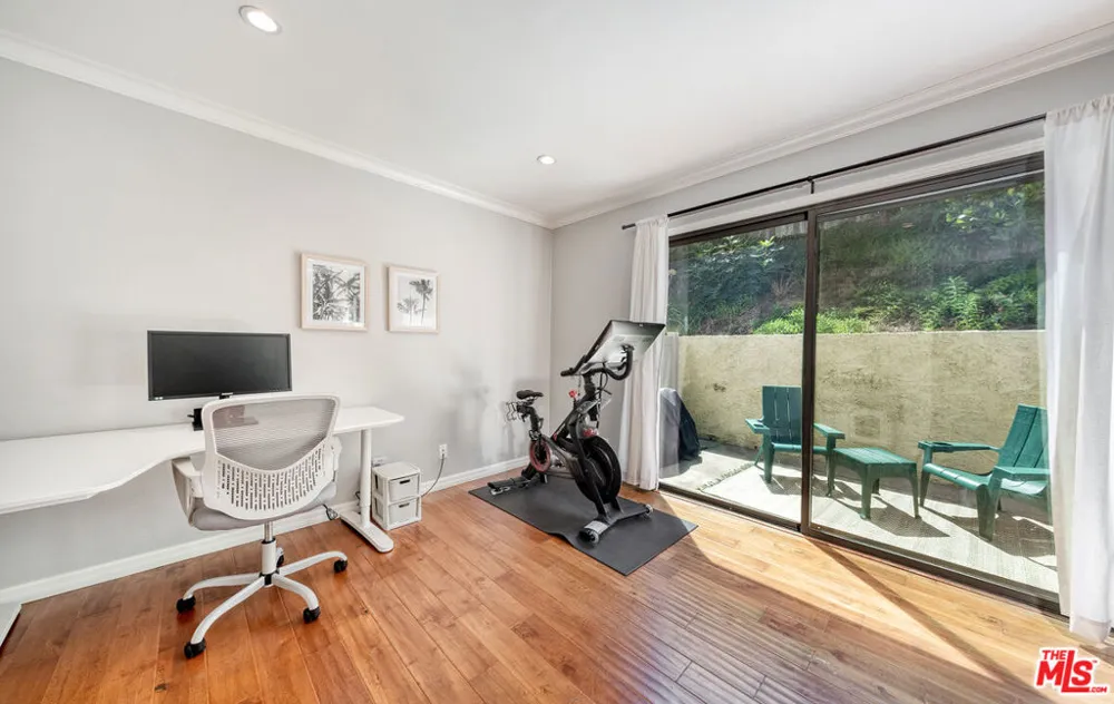 4247 Freedom Drive #502 Calabasas, CA 91302