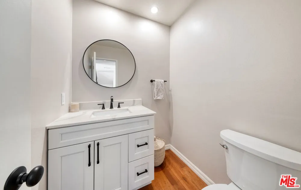 4247 Freedom Drive #502 Calabasas, CA 91302