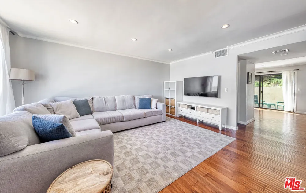 4247 Freedom Drive #502 Calabasas, CA 91302
