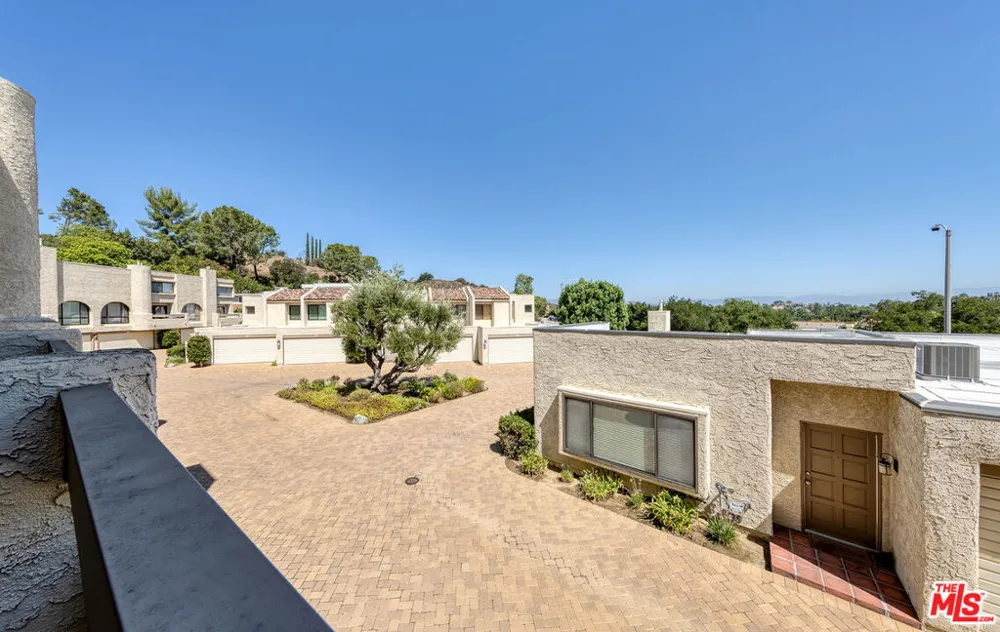 4247 Freedom Drive #502 Calabasas, CA 91302