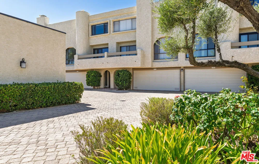 4247 Freedom Drive #502 Calabasas, CA 91302