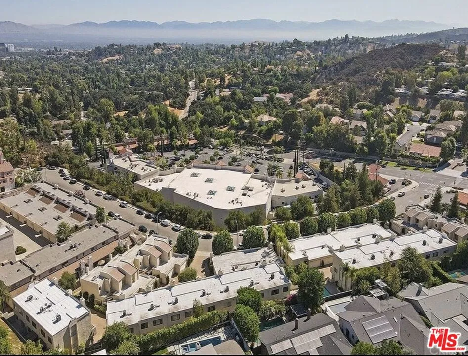4247 Freedom Drive #502 Calabasas, CA 91302