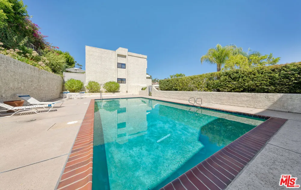 4247 Freedom Drive #502 Calabasas, CA 91302