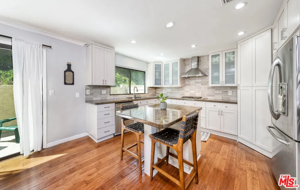 4247 Freedom Drive #502 Calabasas, CA 91302