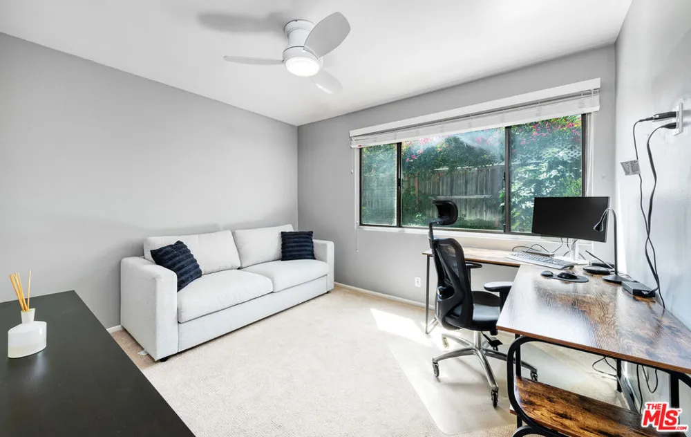 4247 Freedom Drive #502 Calabasas, CA 91302