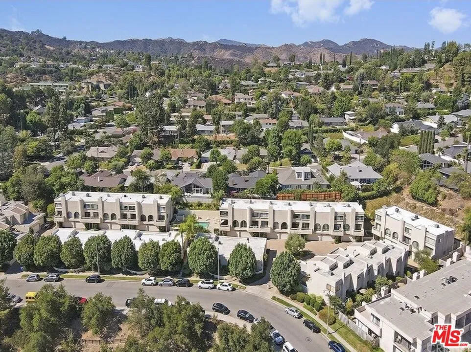4247 Freedom Drive #502 Calabasas, CA 91302