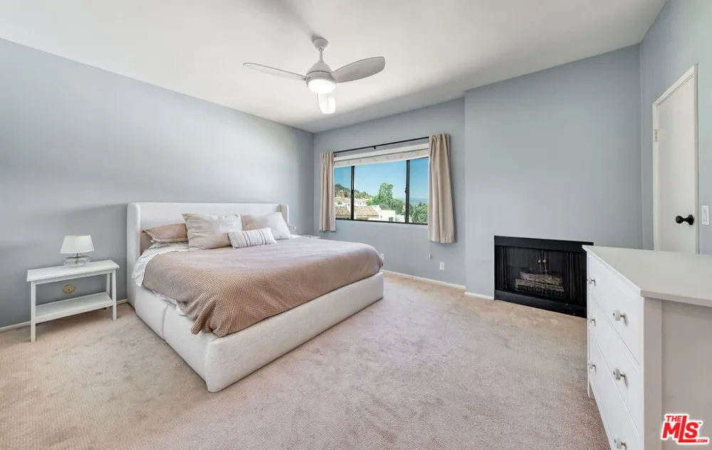 4247 Freedom Drive #502 Calabasas, CA 91302