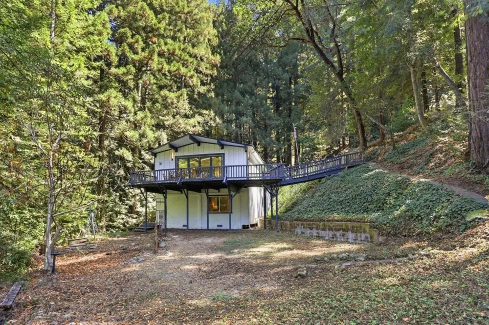 325 Woodland Drive Scotts Valley, CA 95066