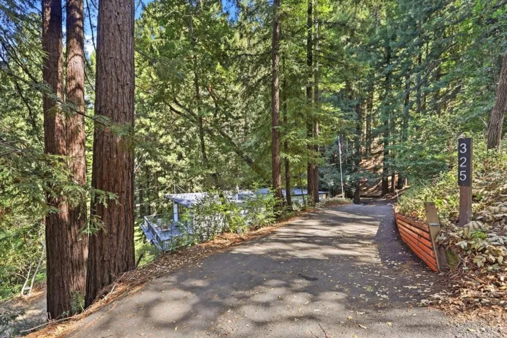 325 Woodland Drive Scotts Valley, CA 95066