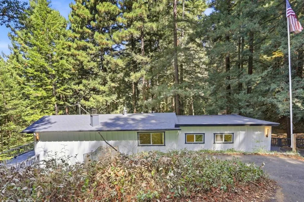 325 Woodland Drive Scotts Valley, CA 95066