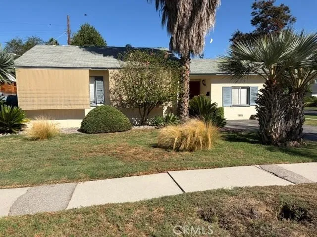 7300 Oak Park Lake Balboa, CA 91406