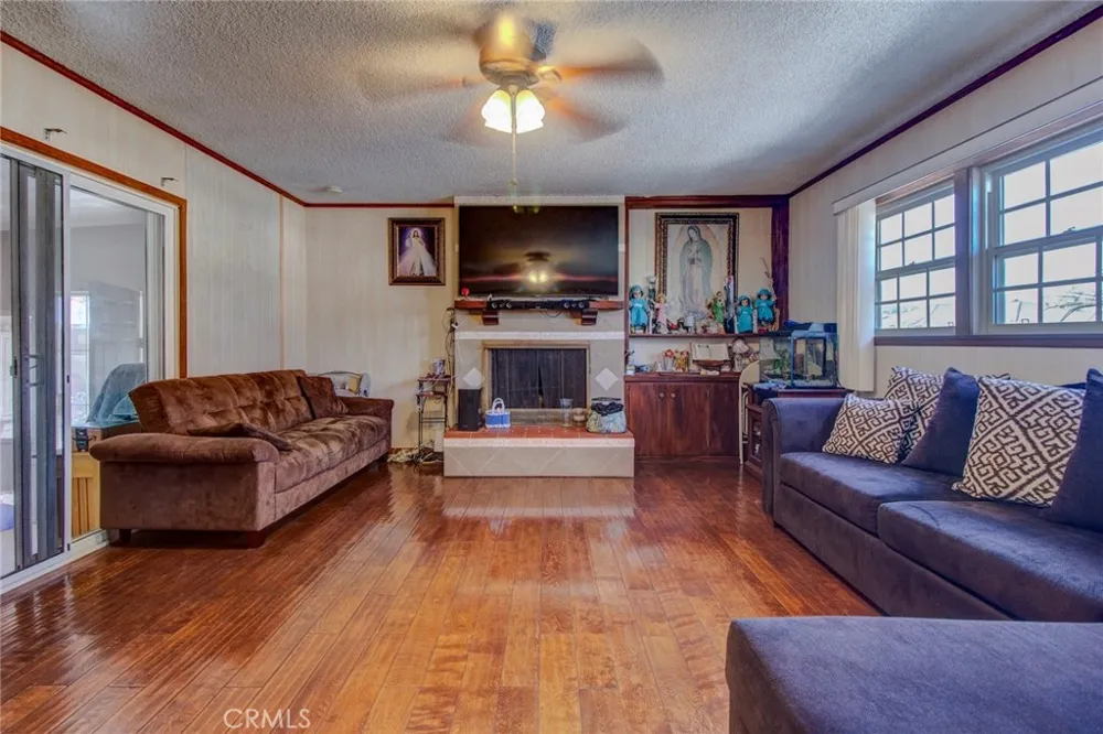 1402 S Poplar Street Santa Ana, CA 92704
