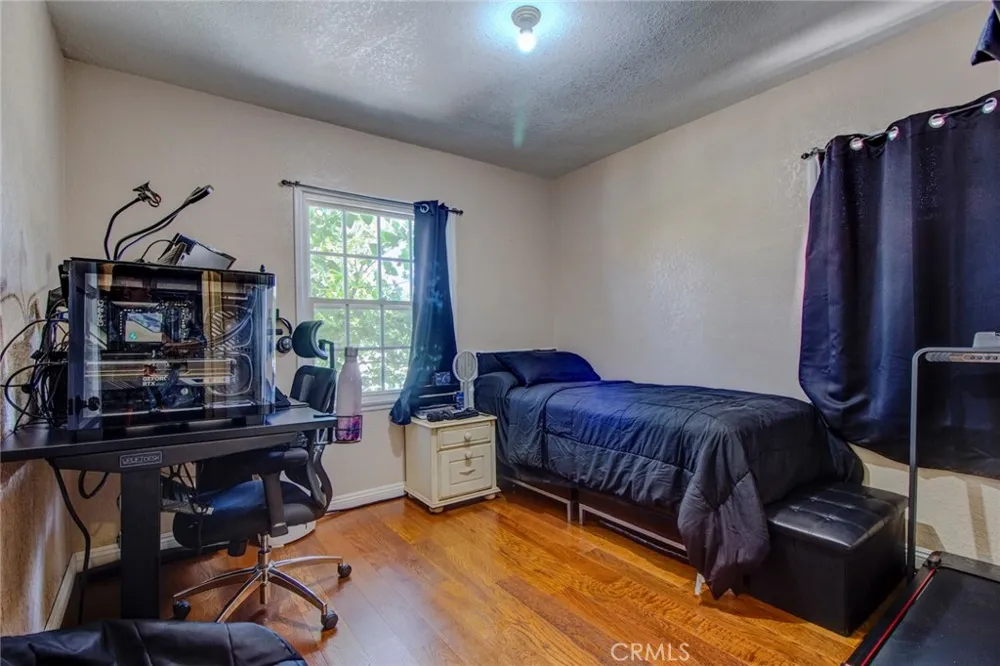1402 S Poplar Street Santa Ana, CA 92704