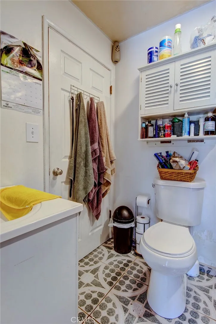 1402 S Poplar Street Santa Ana, CA 92704