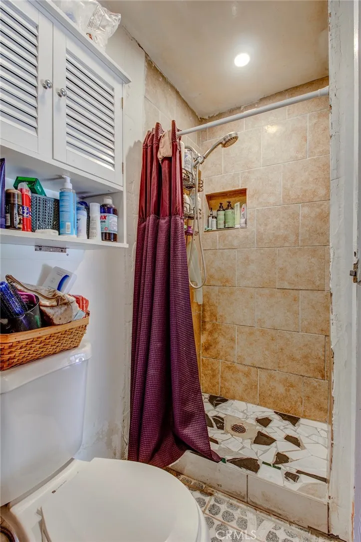 1402 S Poplar Street Santa Ana, CA 92704