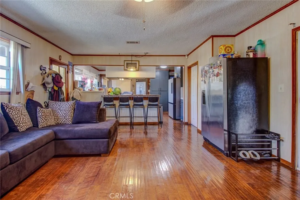 1402 S Poplar Street Santa Ana, CA 92704