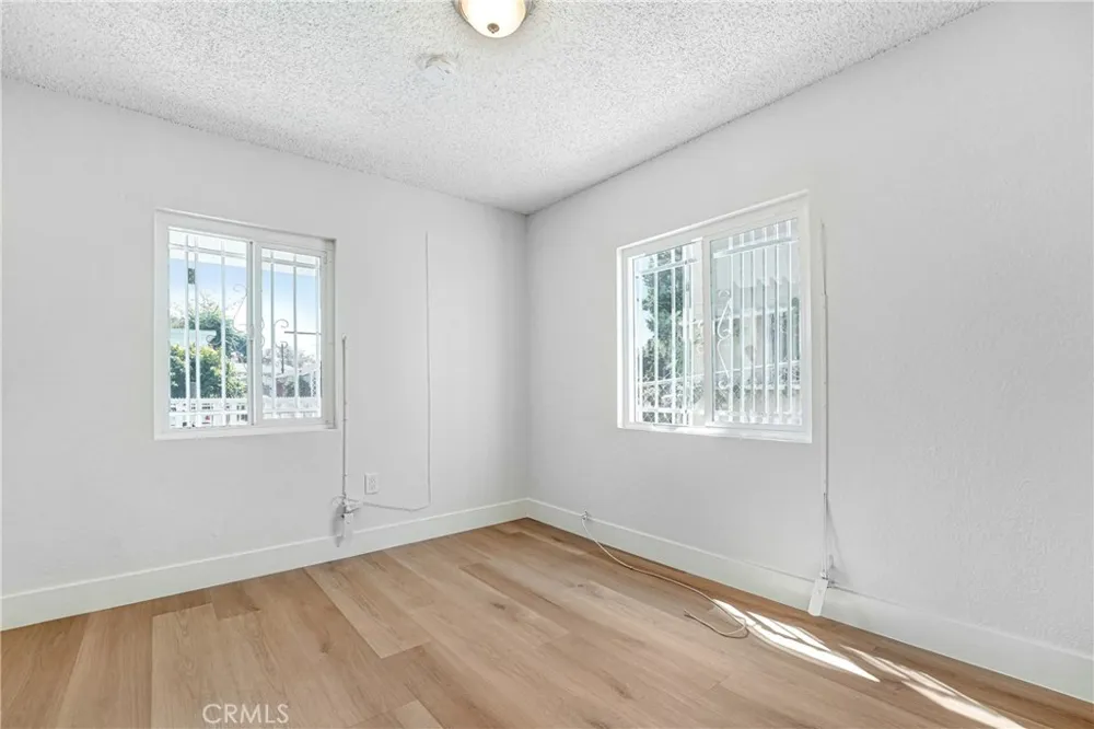 715 E 87th Place Los Angeles, CA 90002