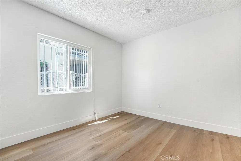 715 E 87th Place Los Angeles, CA 90002