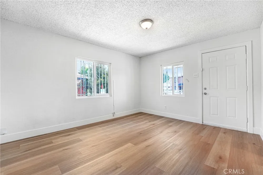 715 E 87th Place Los Angeles, CA 90002