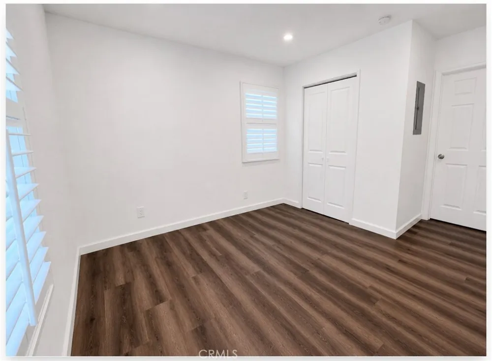 18760 Welby Way Reseda, CA 91335
