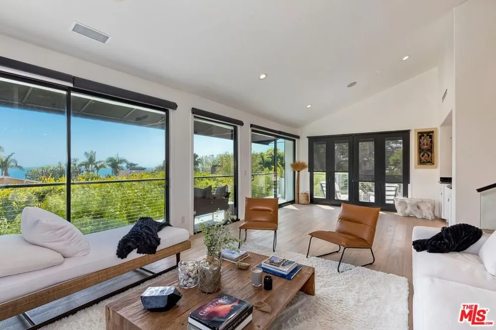 33002 Pacific Coast Highway Malibu, CA 90265